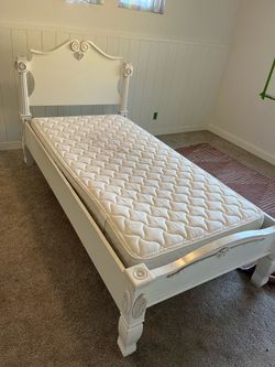 Twin bed- great condition