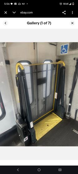Wheel chair lift