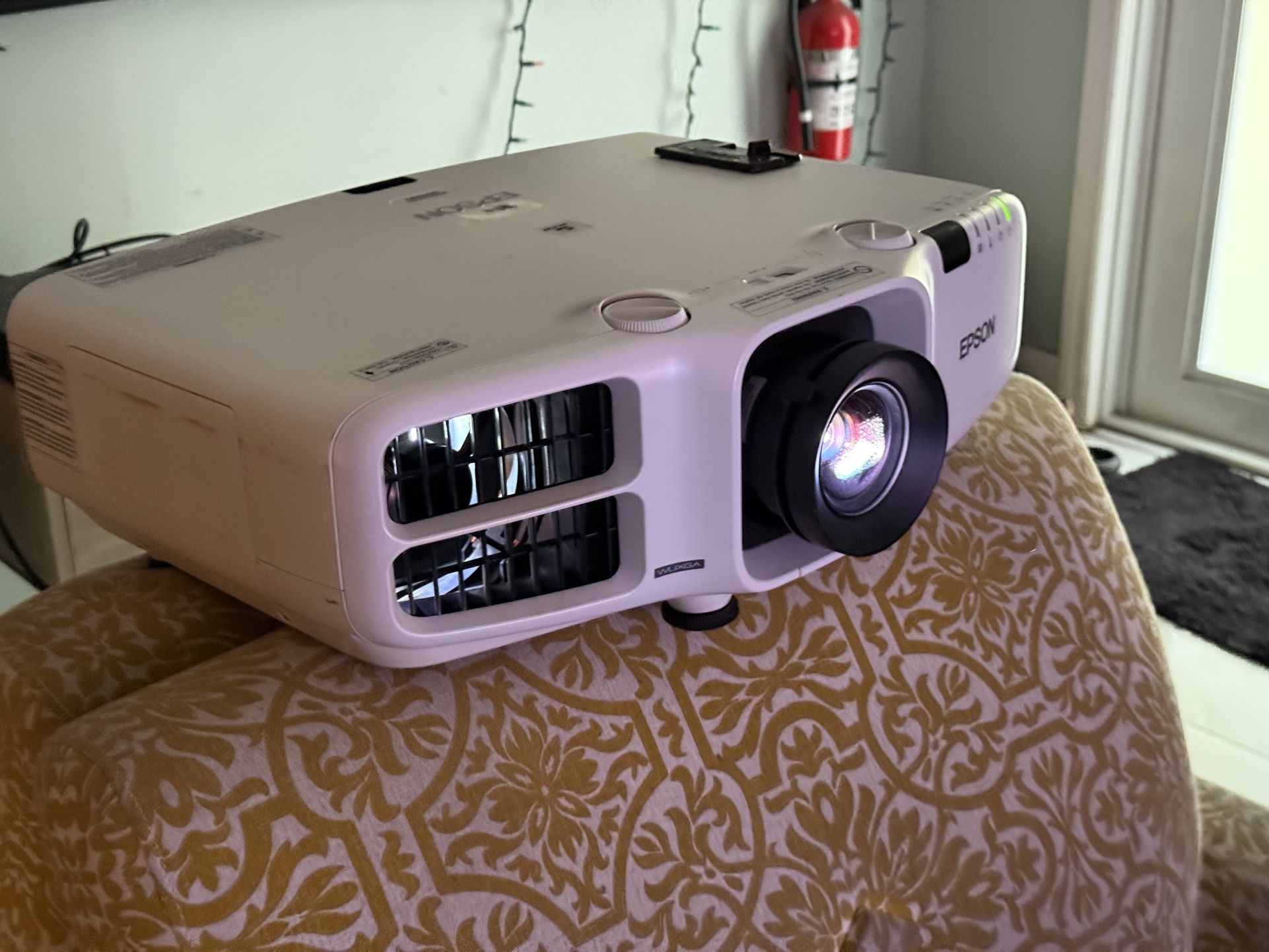 Large Epson Projector 30”-300” Screen