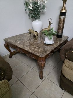 Square large coffee table and 2 end tables