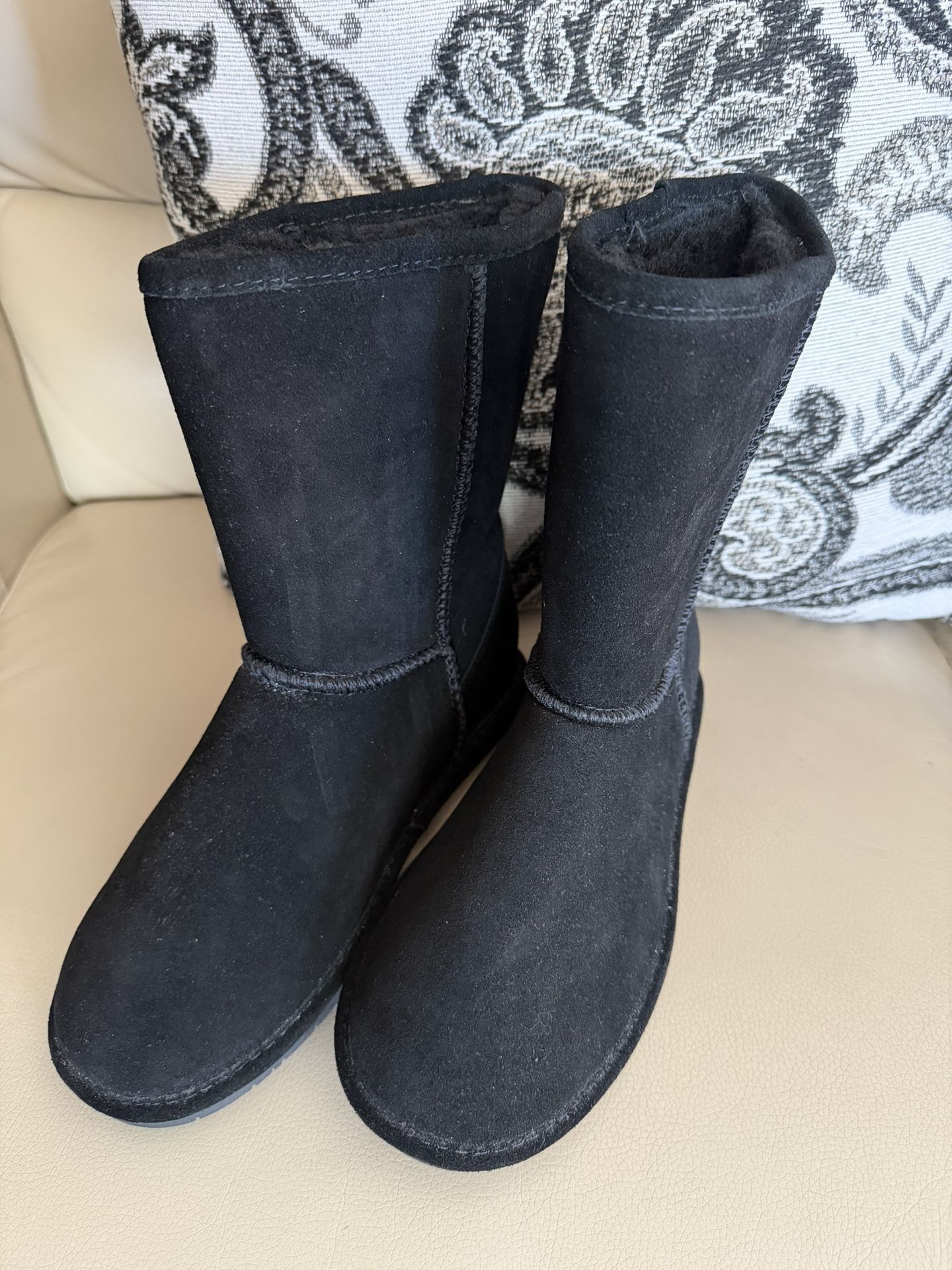  Bear paw Boots 