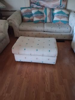 Upholstered Ottoman with Diamond Pattern
