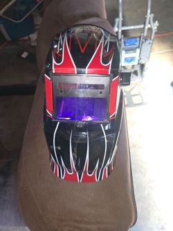 Lincoln Electric Auto-Darkening Welding Helmet