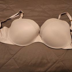 Victoria's secret smoothing lined balconette, 36DD.