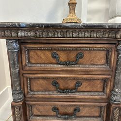 2 Nightstands And A Dresser