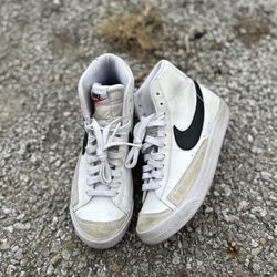 Nike Blazer Size 5.5y 