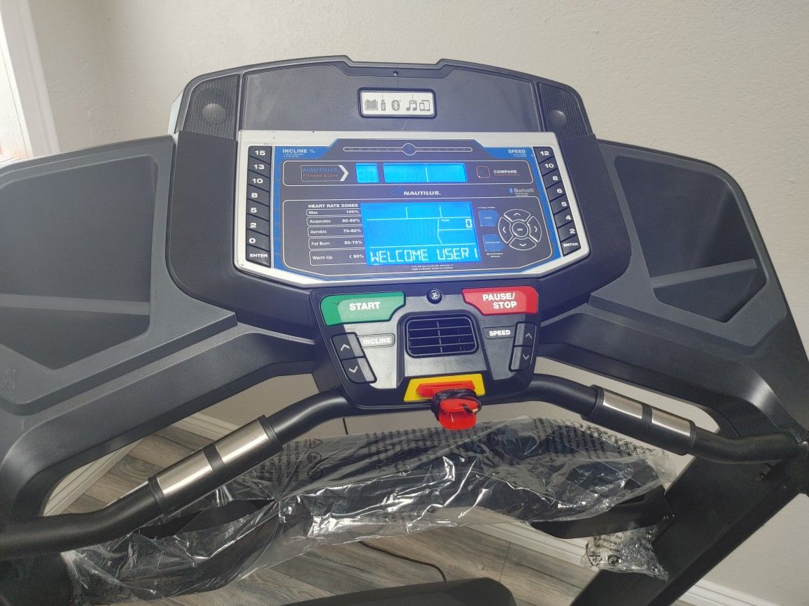NEW Nautilus T616 Treadmill for Sale in Kansas City MO OfferUp