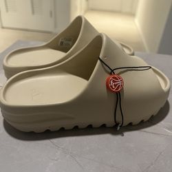 Yeezy Slides Kids Size 1 