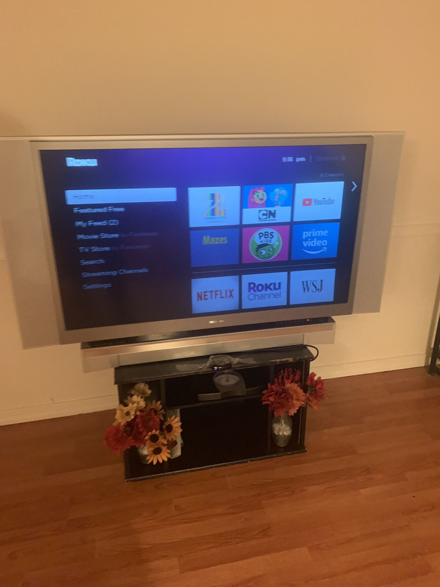 Toshiba TV and Roku for sale only pick up and cash only