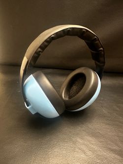 BANZ baby hearing protection earmuffs / noise cancellation (0-2 years)