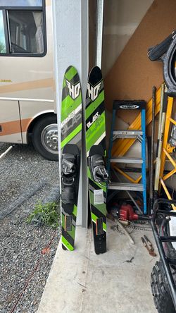 Blast 63 water skis