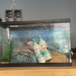 10 Gallon Aquarium With Accesores