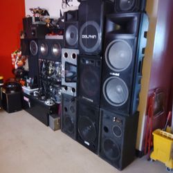 Speaker For Sale With Box And Amplifier 