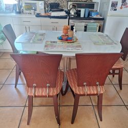 Expandable Glass Dining Table Set – Converts to Round – 4 Chairs