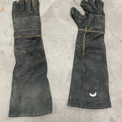 welders gloves very good condition. pick up only. as is. $15
