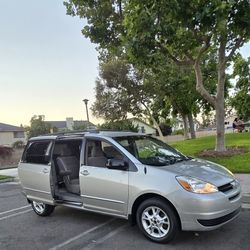 2004 Toyota Sienna