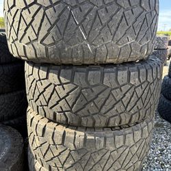 35x12.50r18 Nitto tires en Excelentes condiciones de vida las 4