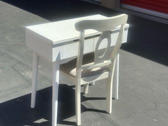 Vintage desk / chair