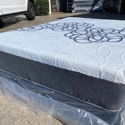 Cal King Bamboo Cool Gel Memory Foam!•••