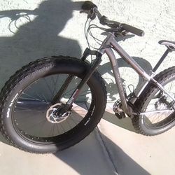 2013 Salsa Mukluk TI, Show Bike Never Ridden, Best Of Everything, Simply A Beautiful Stunning Masterpiece