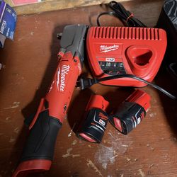 Milwaukee Electric - M12 Fuel 1/2 Right Angle IMP Wrench KIT