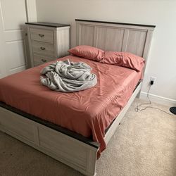 Full size bedroom set with mattress