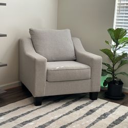 Living Room Chair (BRAND NEW!)