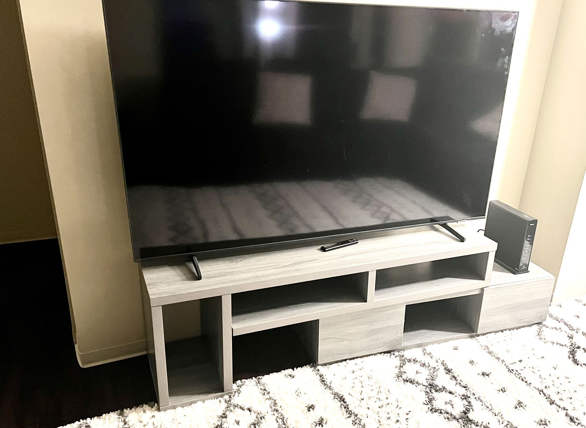 TV Stand/Console Holds TV Up To 65”