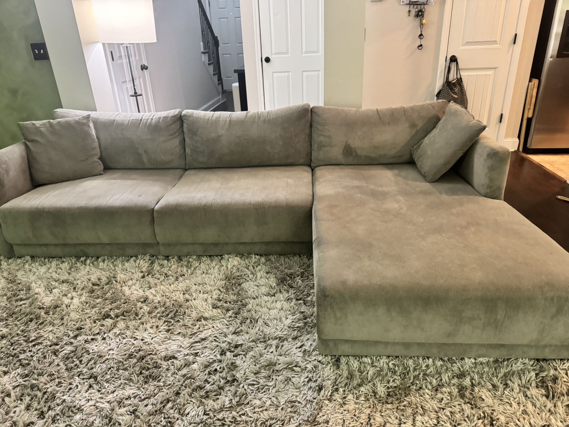 GREY SOFA/COUCH WITH CHASE 115” GOOD CONDITION