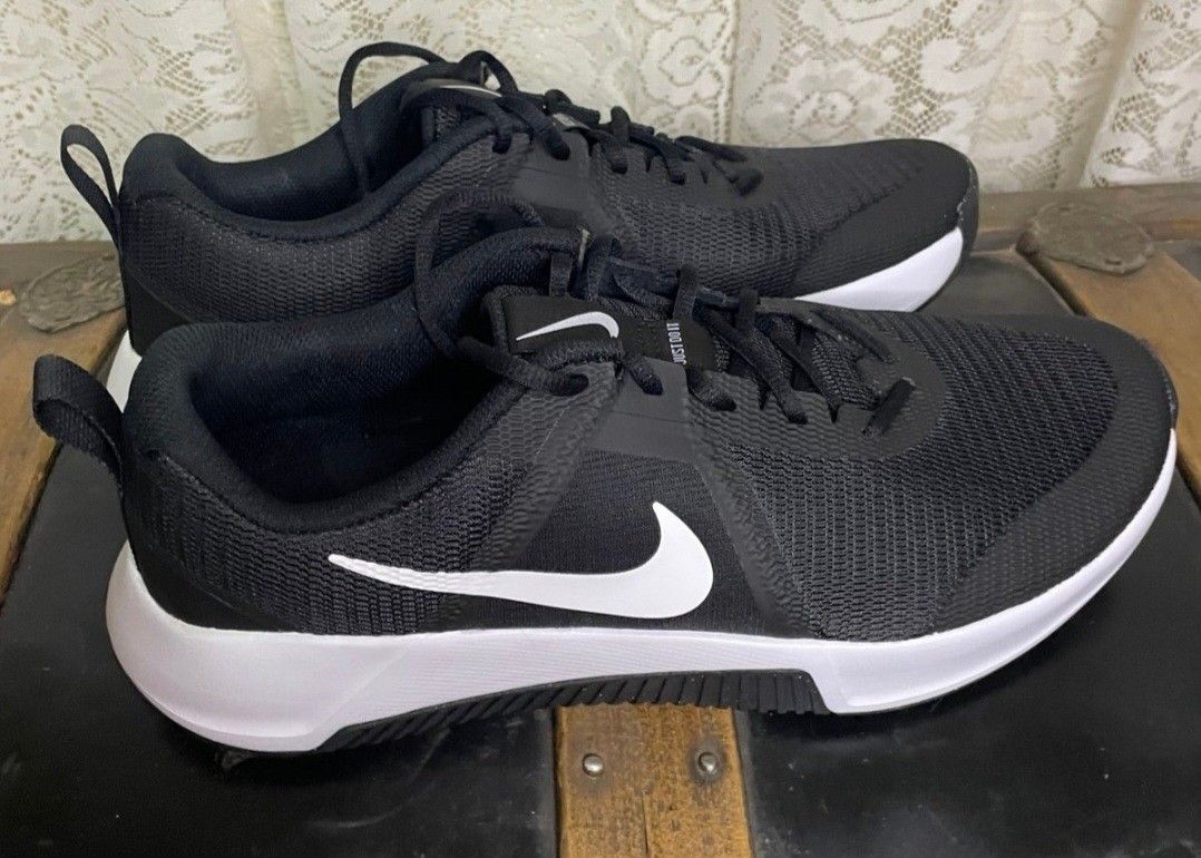 NIKE MC TRAINER 3 MENS SIZE 13