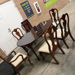 Dining Table w/6 chairs and 1 leaf