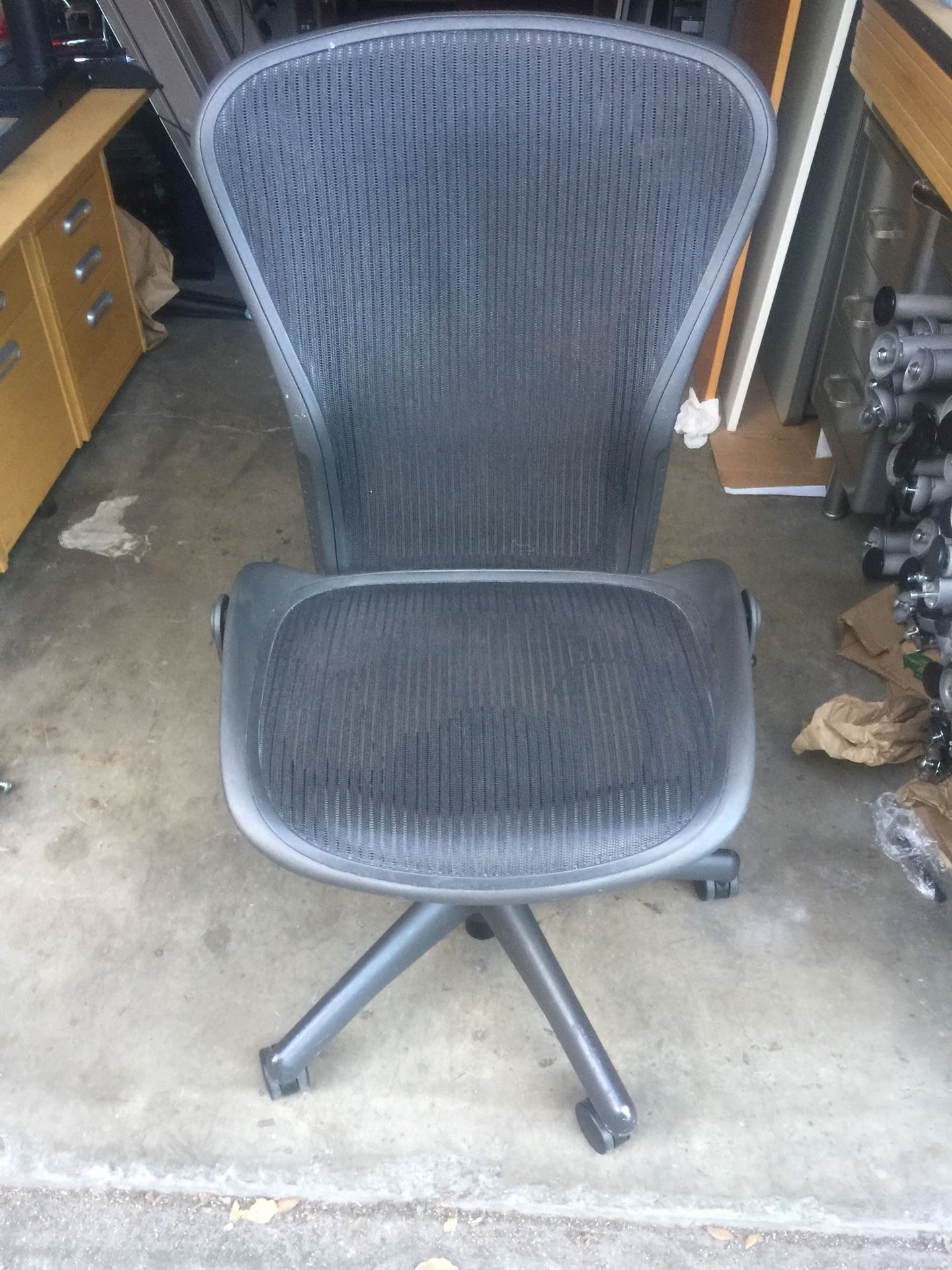Herman miller Armless aeron chair