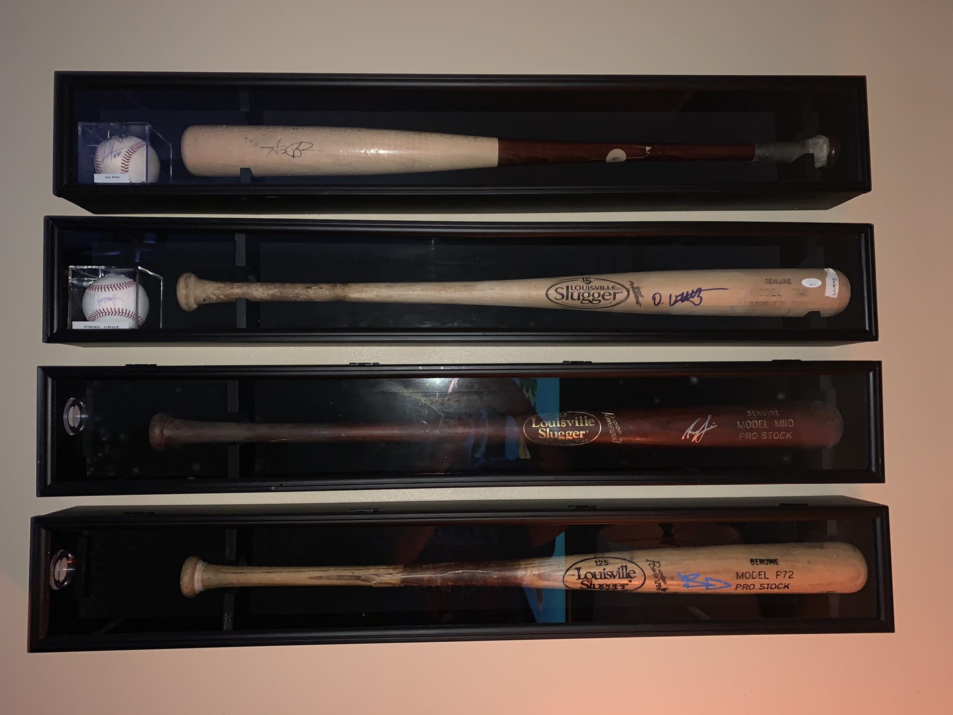 4 baseball bat display cases ( bats not included)sell together or separate price is per case