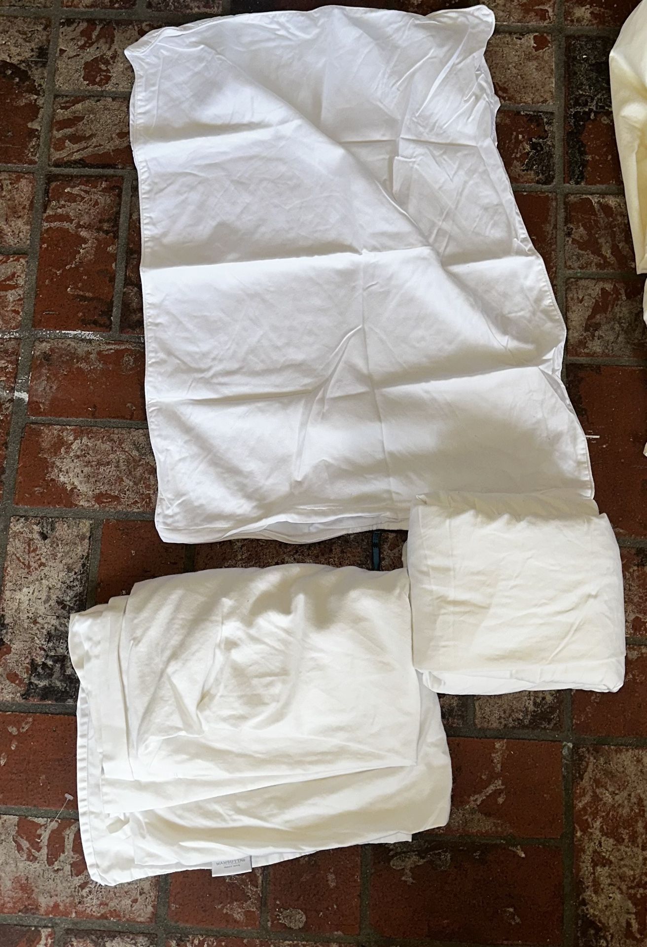 2 Wamsutta Twin Bedding Sets & tempurpedic memory foam mattress topper