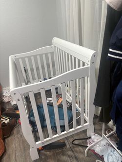 Baby crib