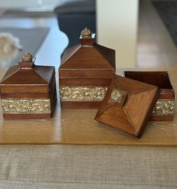 Set of Boxes