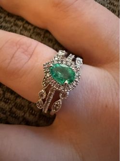 14K White Gold Emerald & Diamond Bridal Ring Set