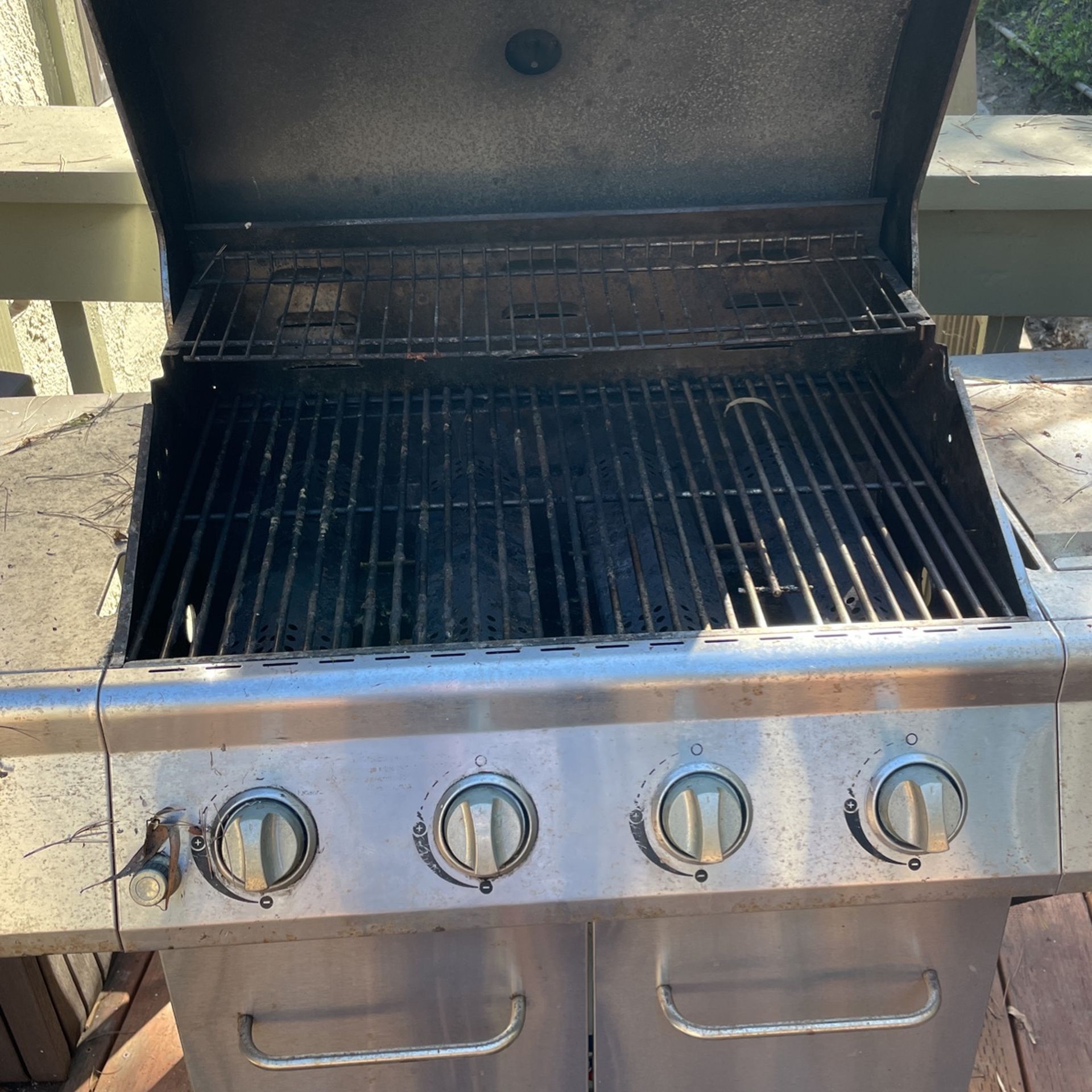 BBQ 4 Burner With Side Burner Nexgrill for Sale in Costa Mesa, CA