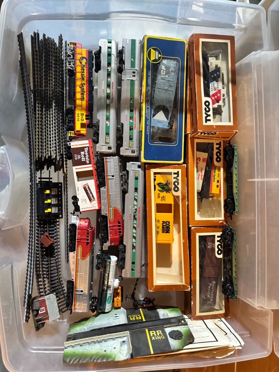 TYCO HO Scale Model Train Cars and Track Lot for Sale in Chicago, IL ...