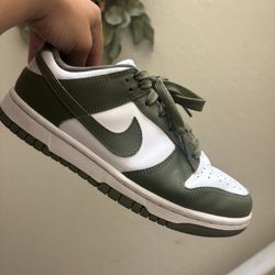 Nike Wmns dunk low olive Green