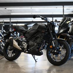 2023 HONDA CB300R ABS