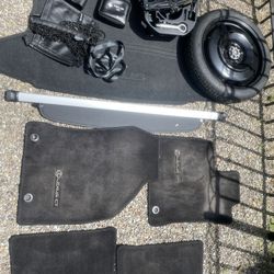 Lexus CT200h 2012-2014 OEM Rear Trunk Kit And Complete Floor Mats