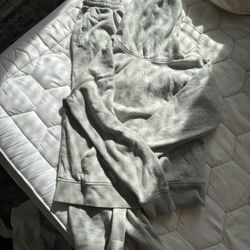 Gap Sweatsuit
