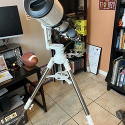 Brand new AR 102 Telescope With multiple lenses