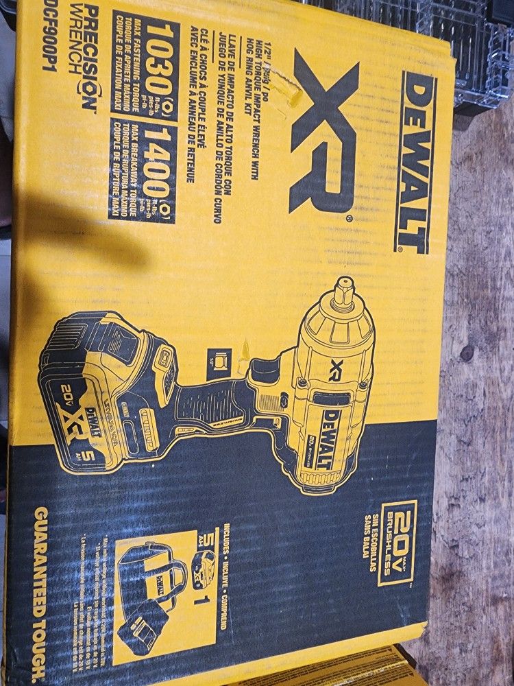 Dewalt Xr Brushless New Generation 20v Kit Bateire 5.0 And Charger Also Big Bag $280 Price Is Firm