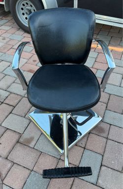 Barber chair works great
