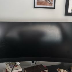 HP Curved Monitor 