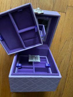 Brand New Lukfook Jewellery Purple Leather Jewelry Box / Travel Case Brand New (with original box and protective foam) Brand new, unused mini jewelr