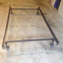 Twin or Full Metal Bedframe 
