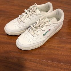 Men’s Size 7 Sneakers 